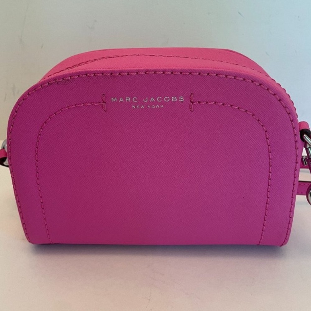 ✨ Marc Jacobs Saffiano Playback Camera Dome Crossbody Bag Pink✨